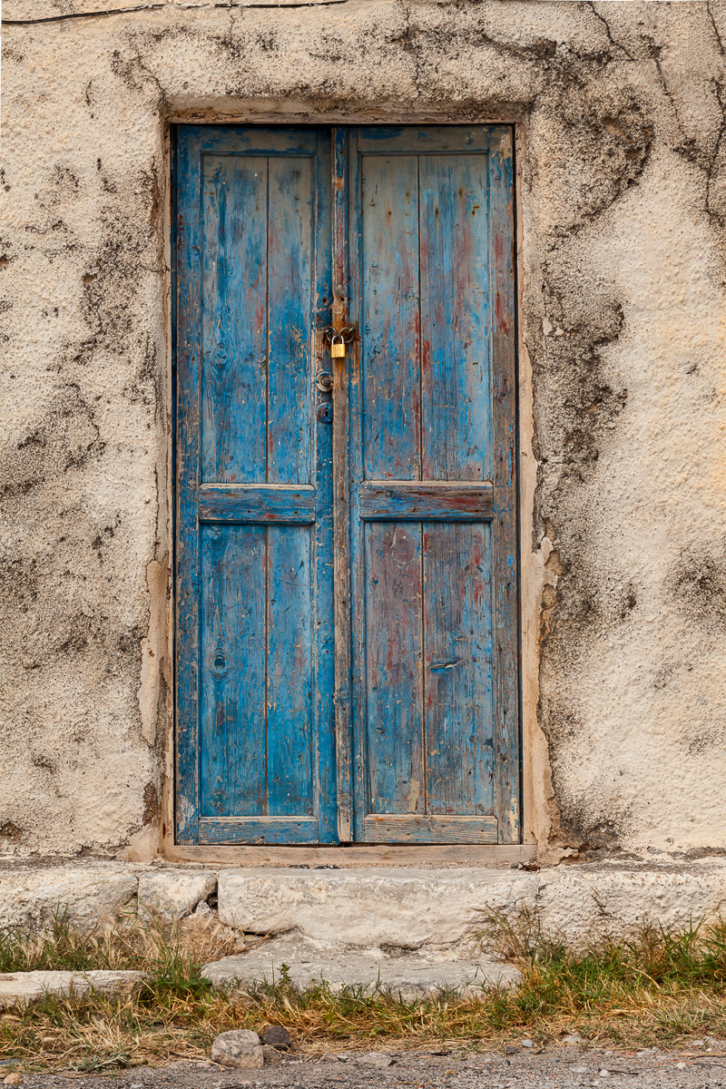 GR15-0416_Blue-Door-and-Padlock.jpg