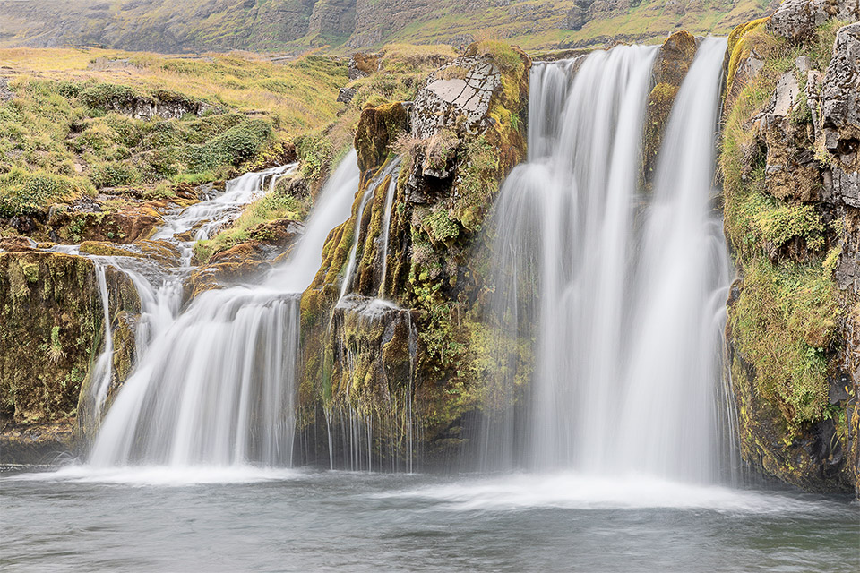 ICE19-0239_Kirkjufell_Waterfall_v2_22x14.jpg