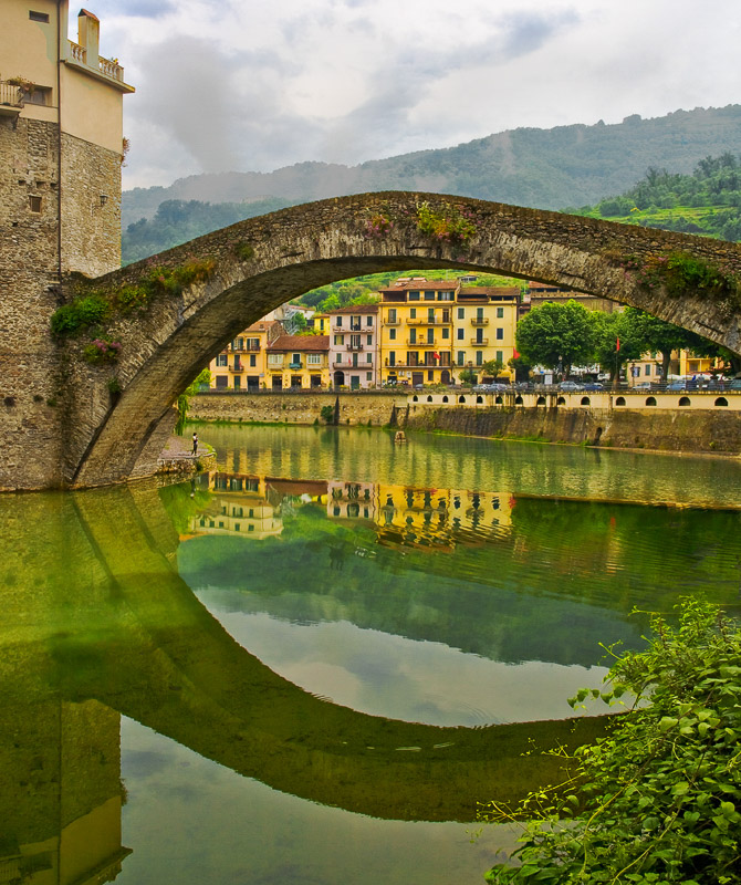 ITA08-1117-Dolceacqua-Bridge.jpg