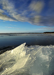 Shards_And_Clouds_4242-5_11-02-01_140838_M=B_R=8_S=4.jpg